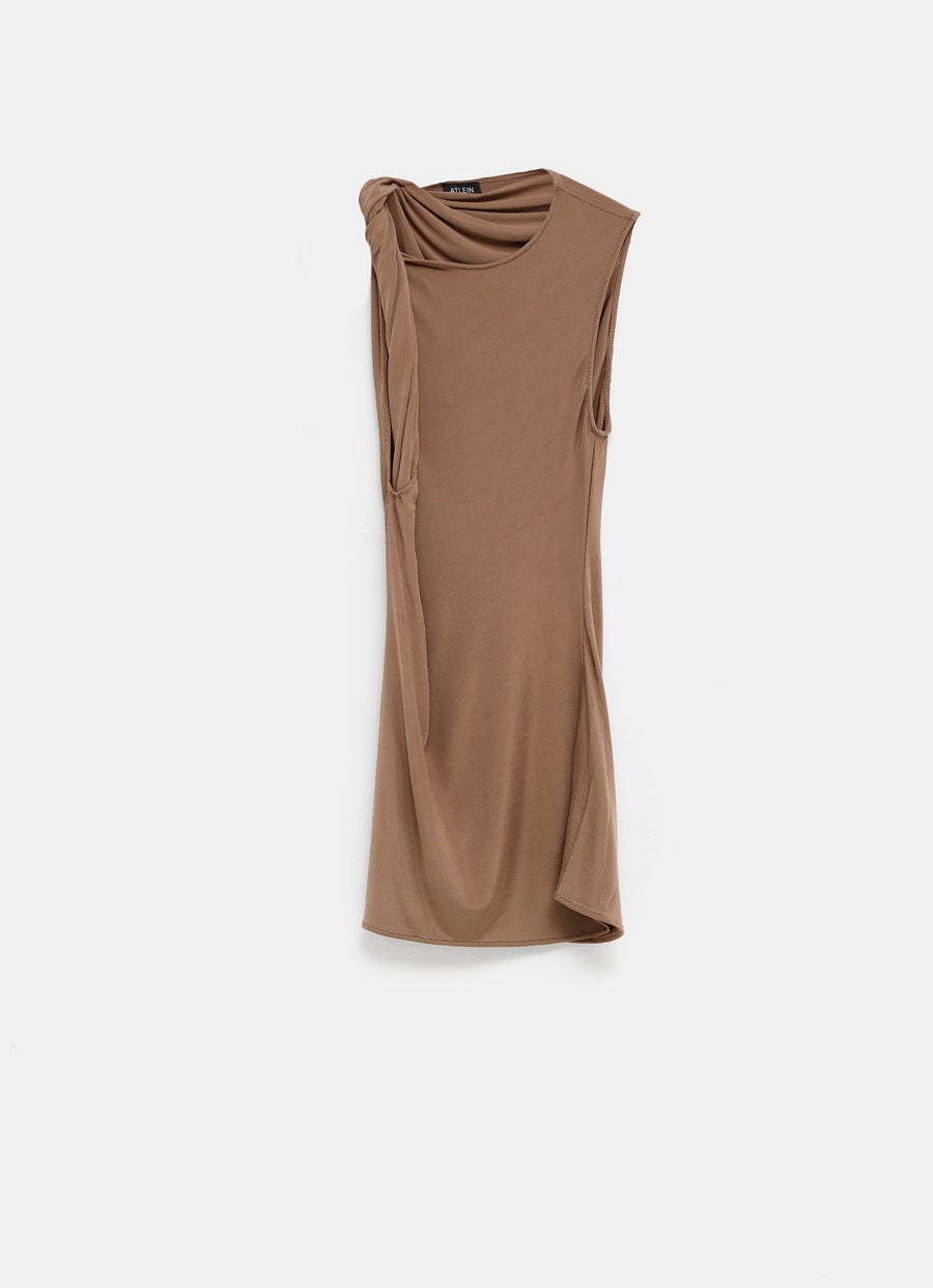 Top con detalle retorcido