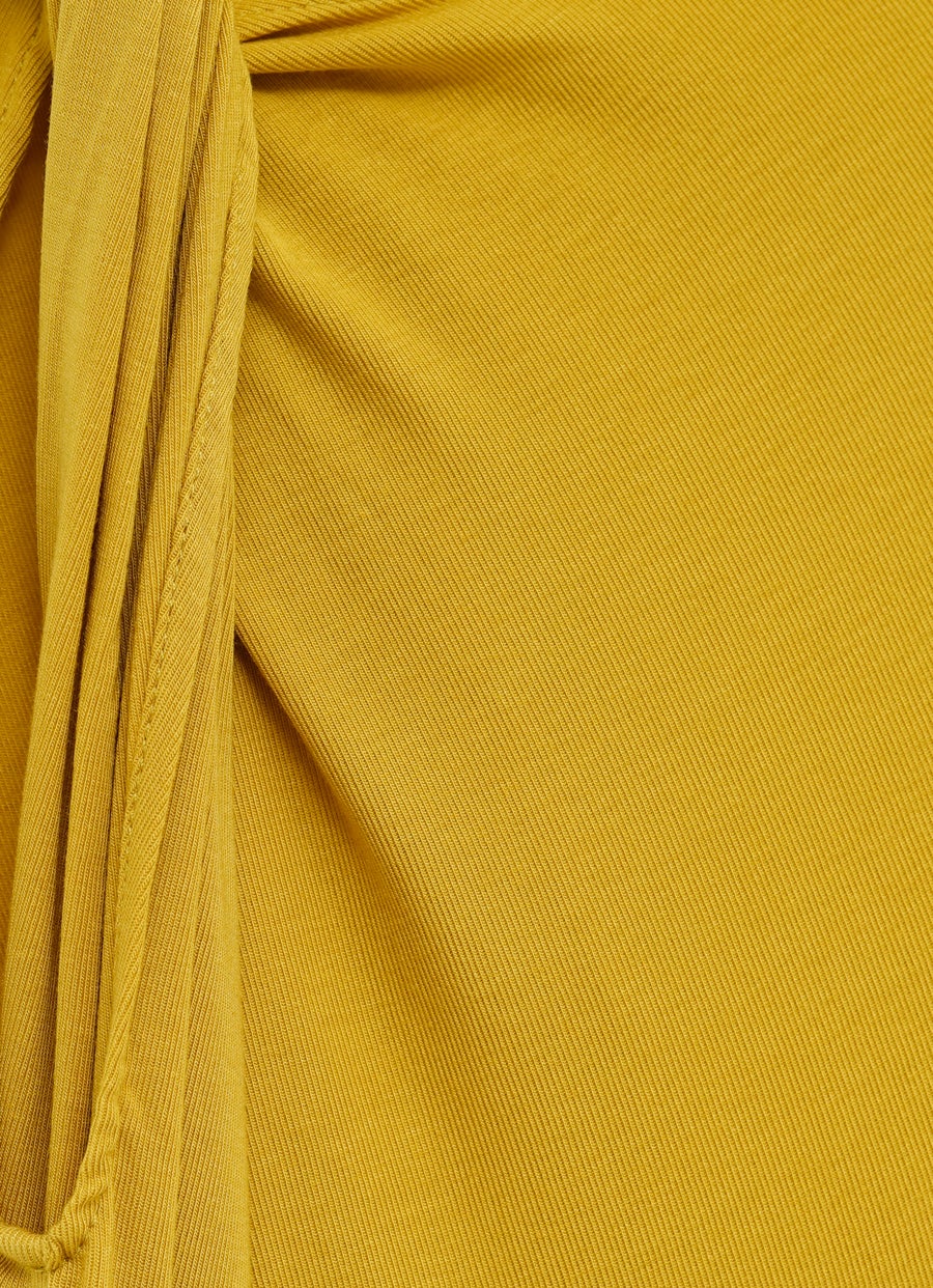 Top con detalle retorcido