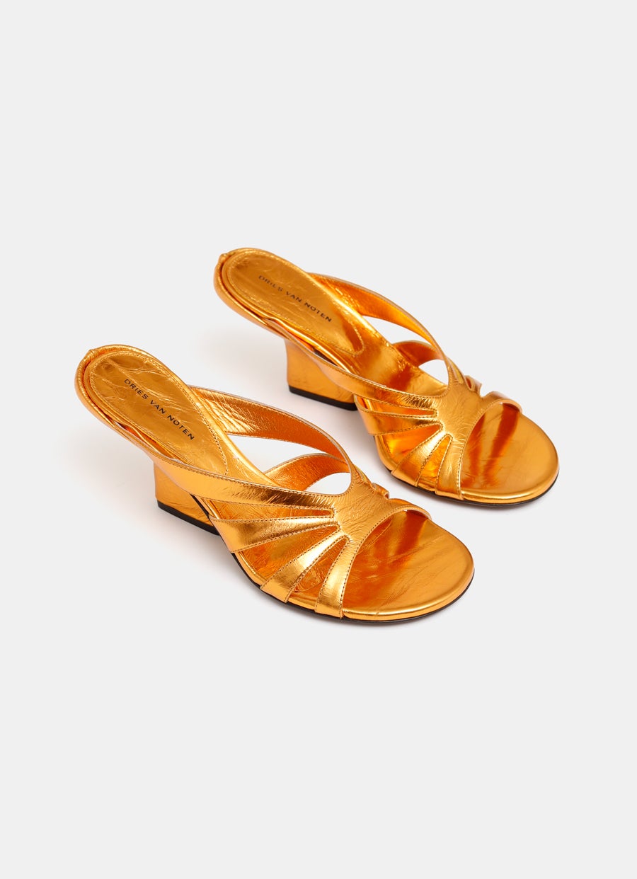 Sandalia Mule de piel metalizada