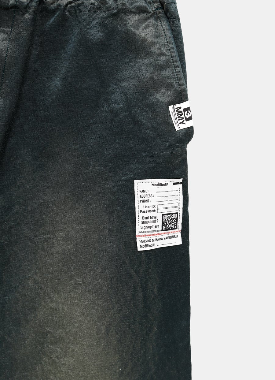 Pantalón corto de raso con efecto descolorido