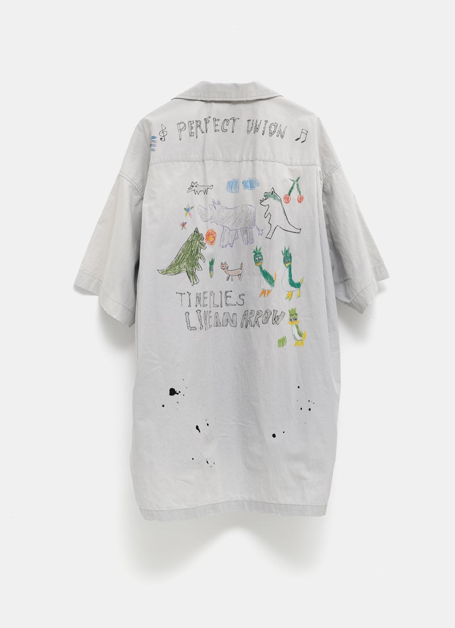 Camisa con estampado grafiti