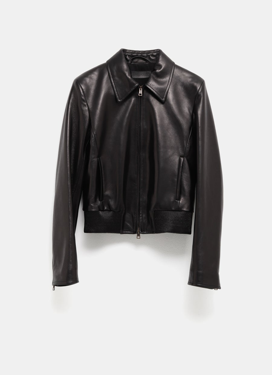 Chaqueta de piel ajustada para mujer