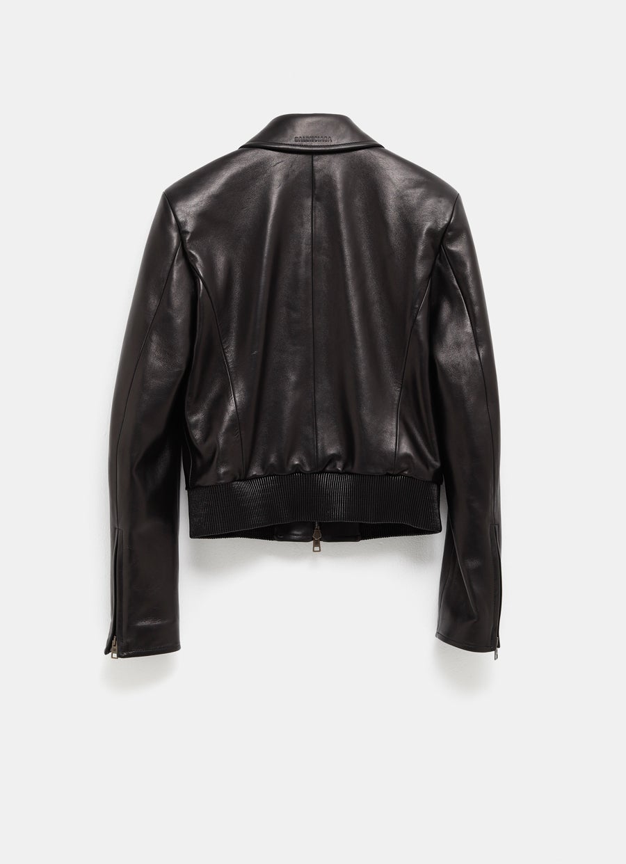 Chaqueta de piel ajustada para mujer