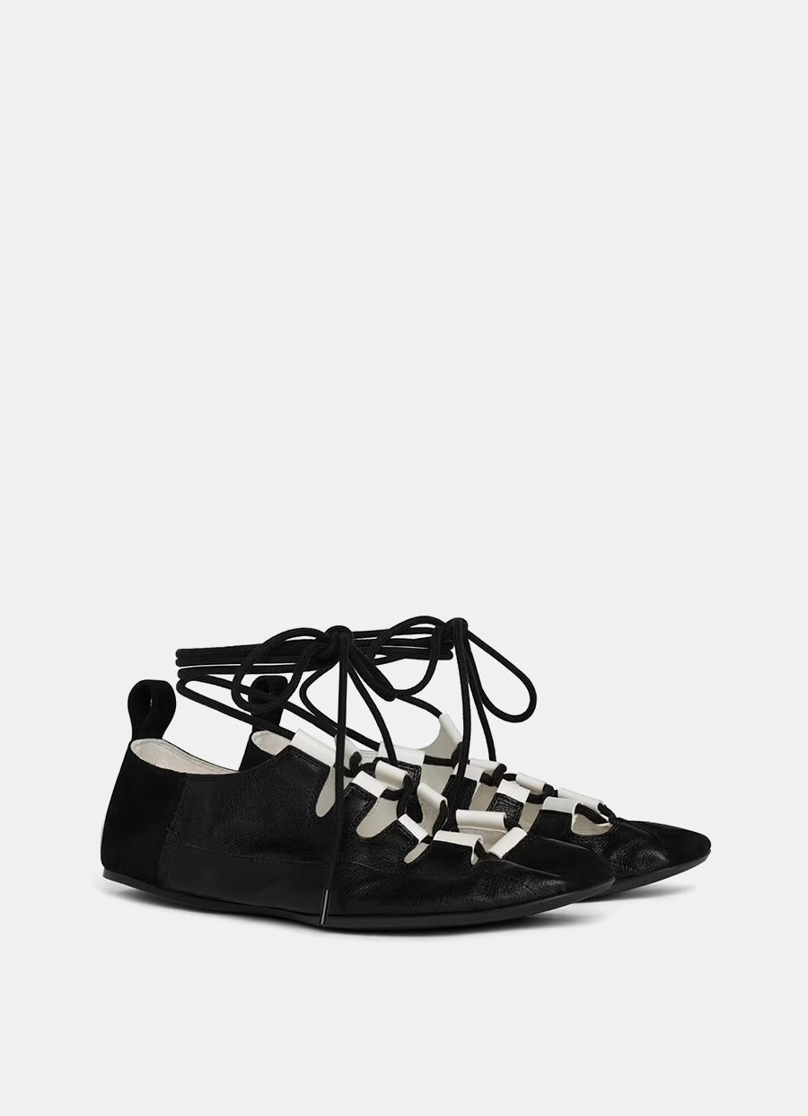 Bailarina plana con cordones