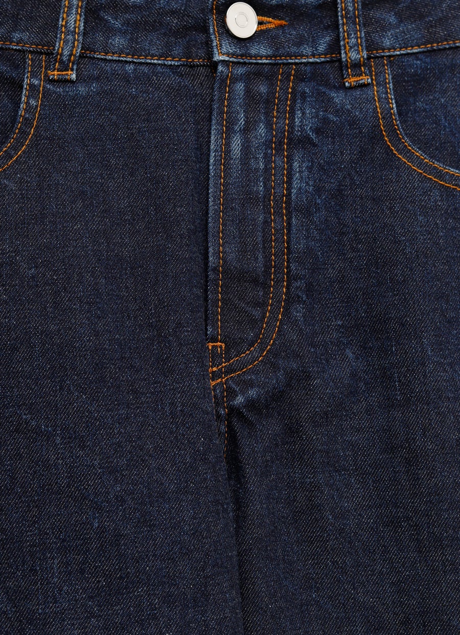 Pantalón vaquero de corte redondeado