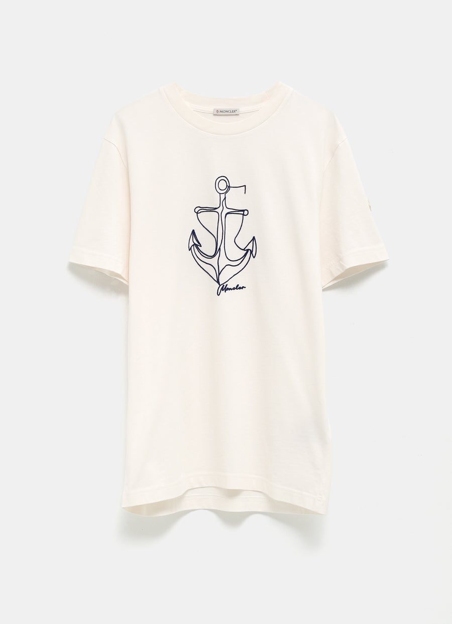 Camiseta con ancla bordado