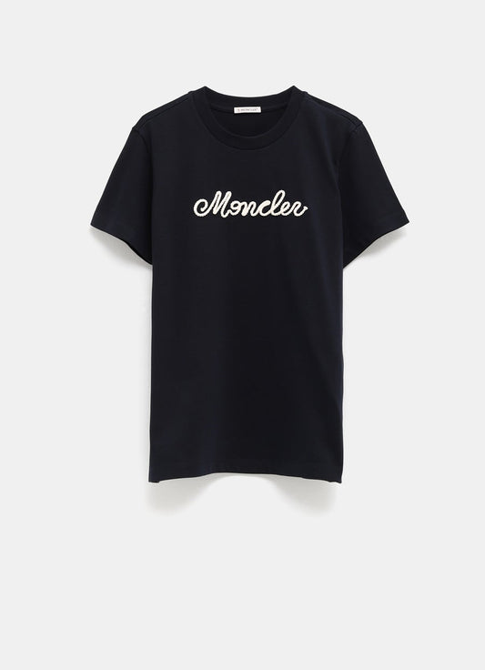 Camiseta con logo bordado