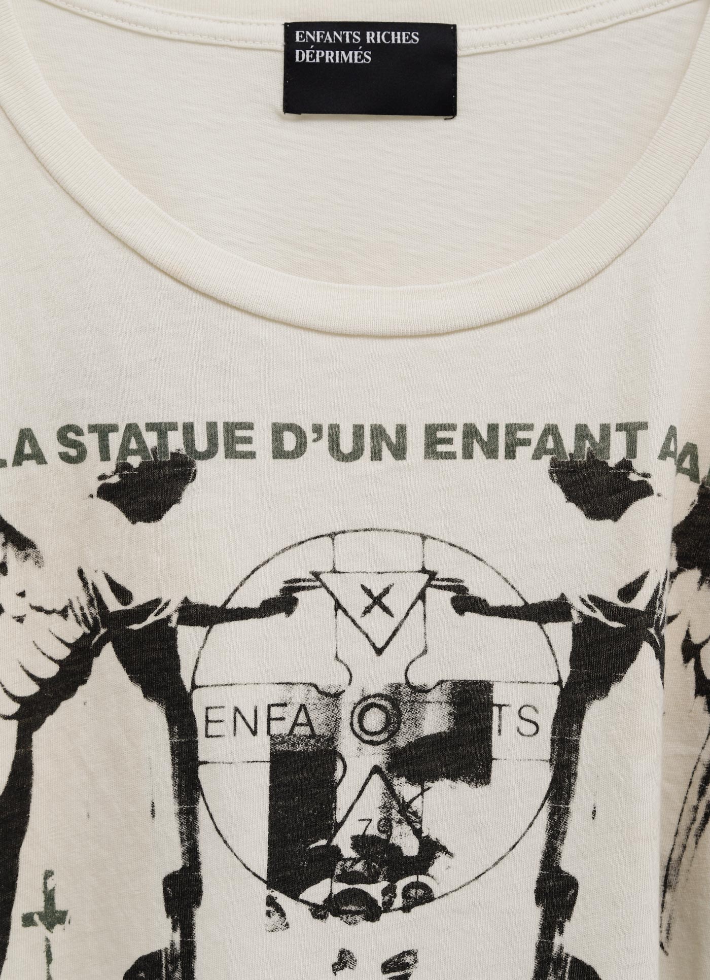 Camiseta Nun Kicks Baby