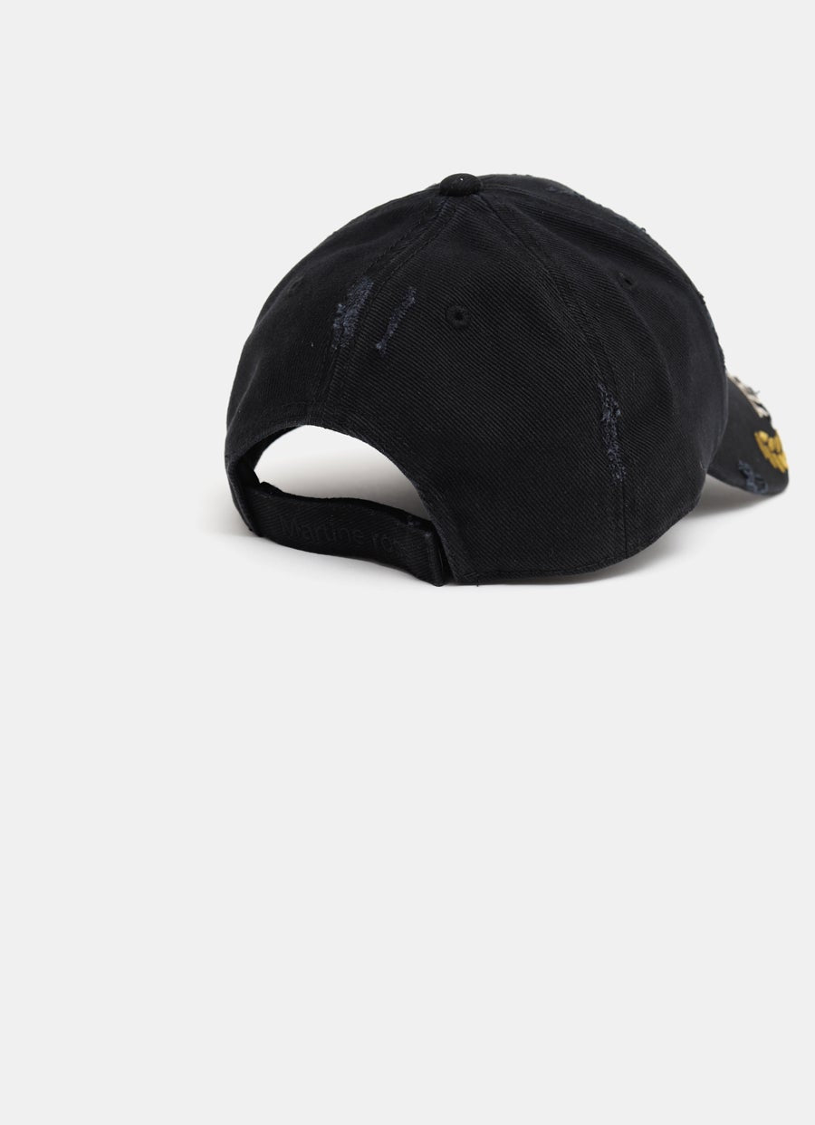 Gorra con visera cortada