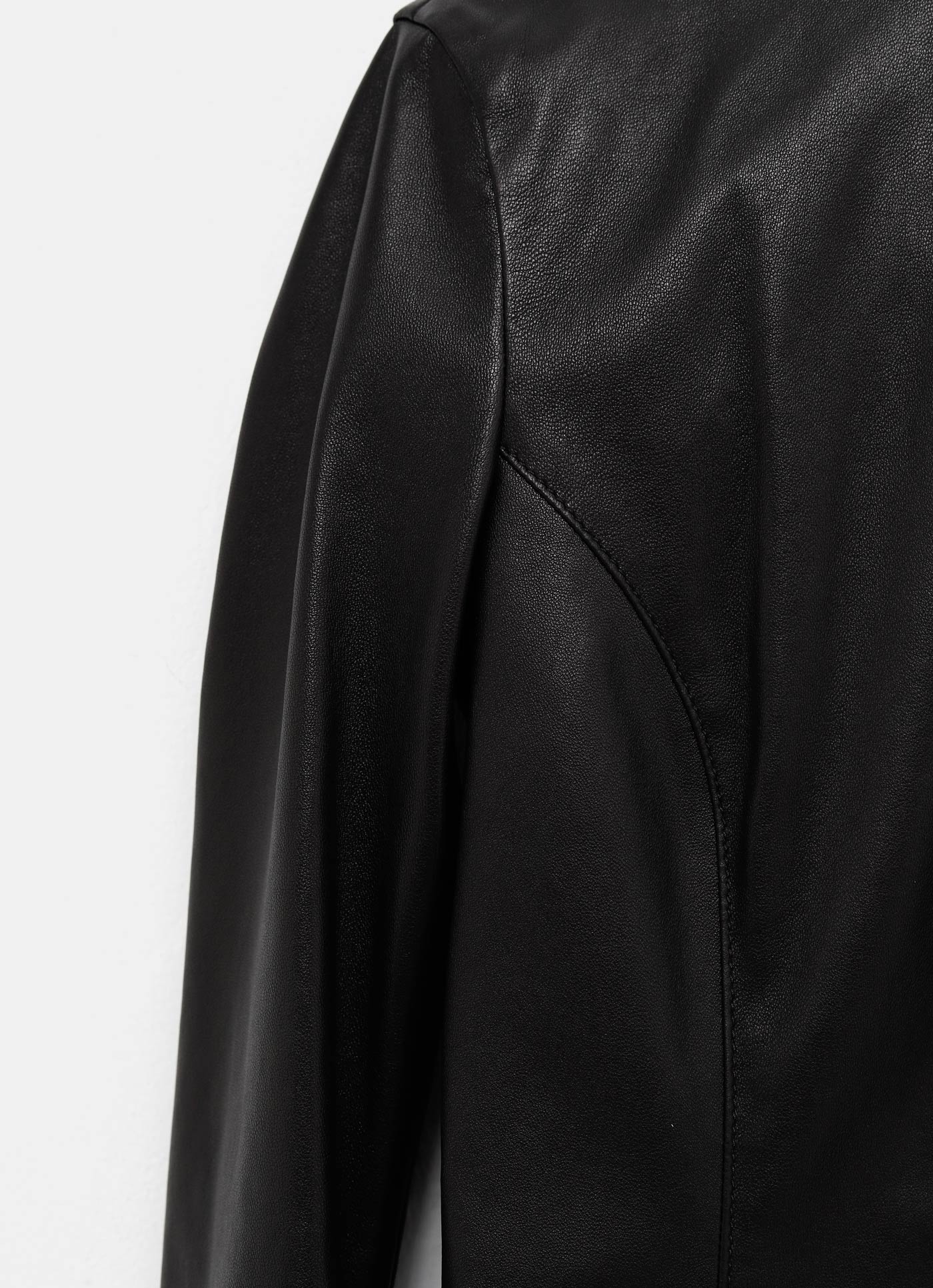 Chaqueta de piel con cremallera para mujer