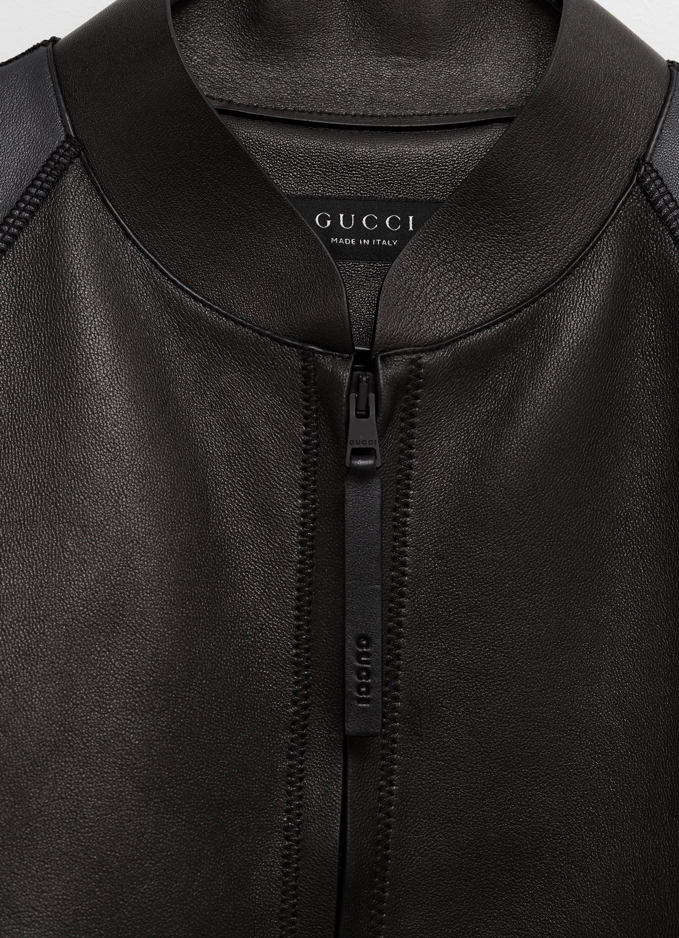 Chaqueta de piel con cremallera para hombre