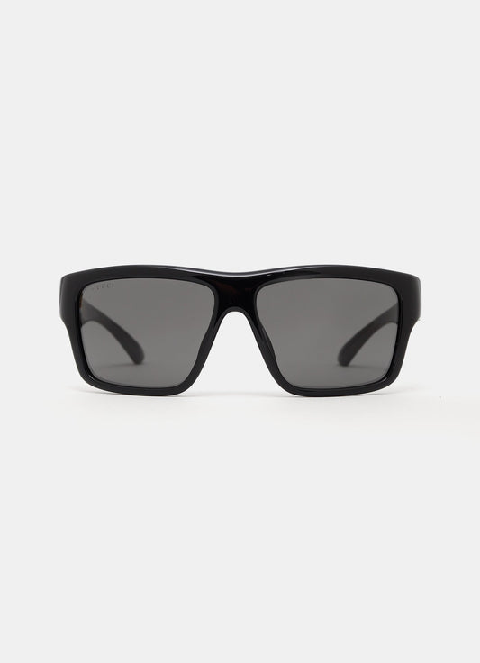 Gafas de sol con montura geométrica