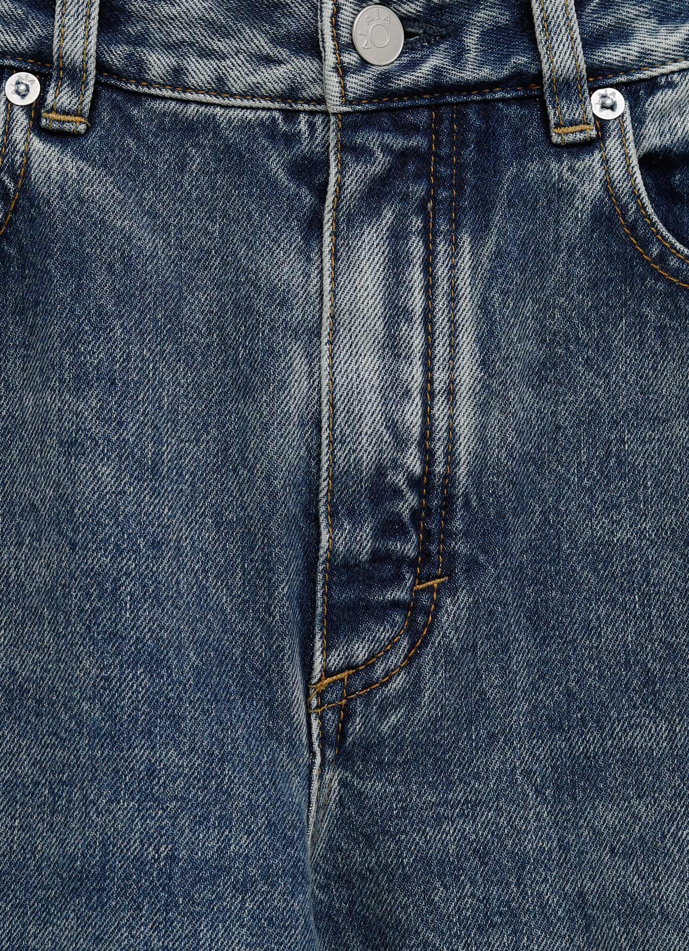 Pantalón vaquero de corte curvo