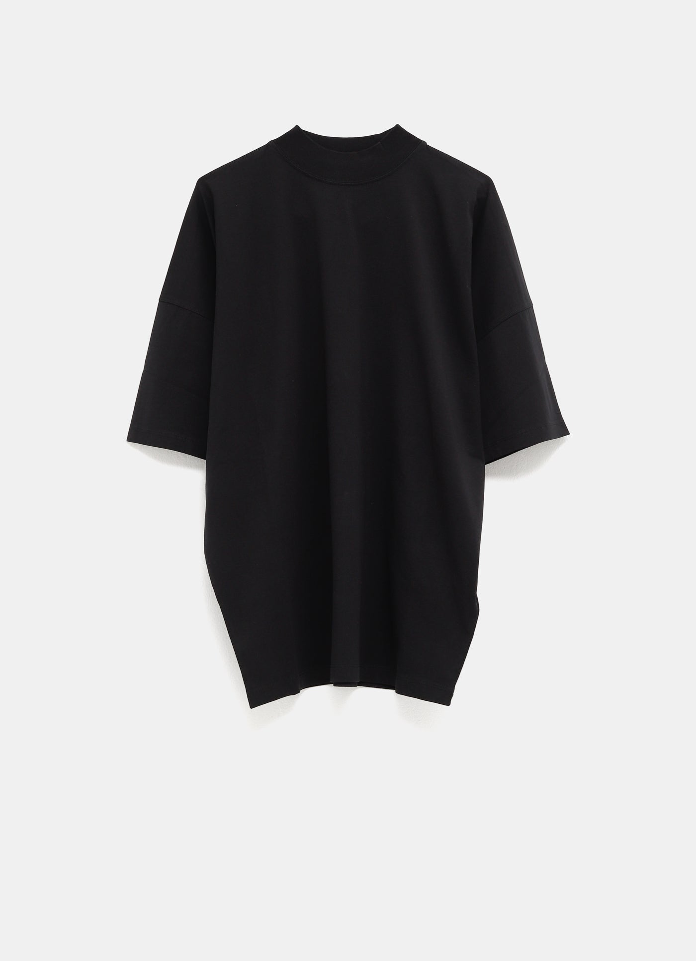 Camiseta con cuello cerrado
