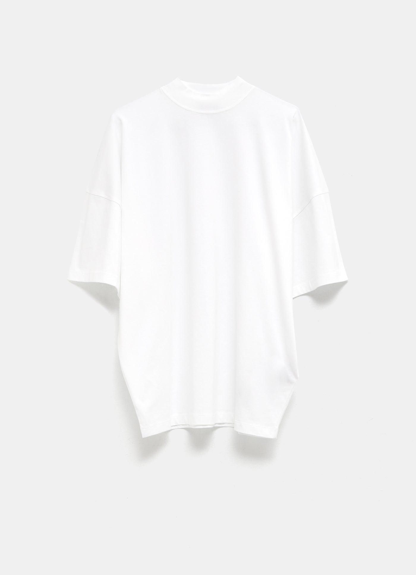 Camiseta con cuello cerrado