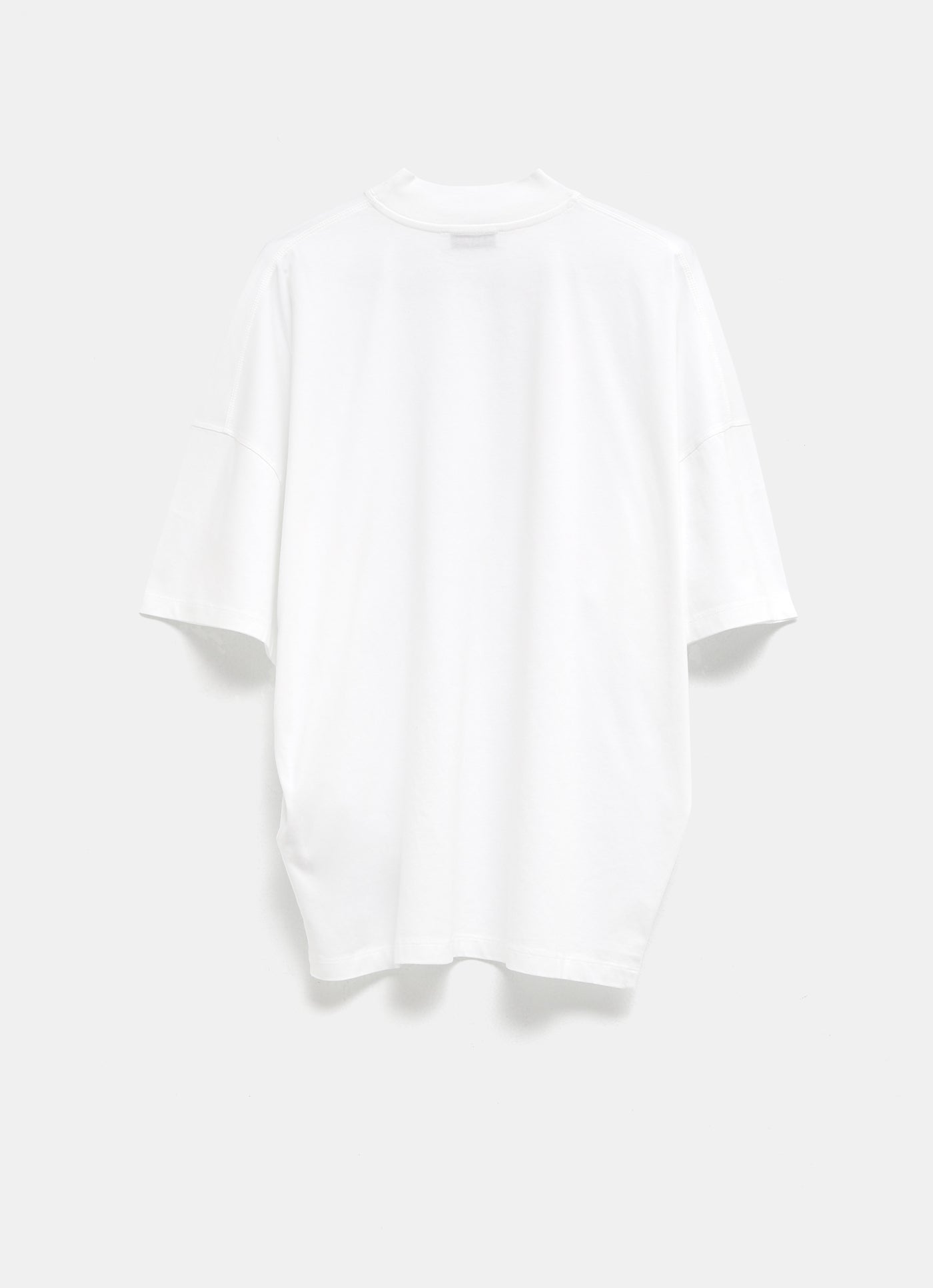 Camiseta con cuello cerrado