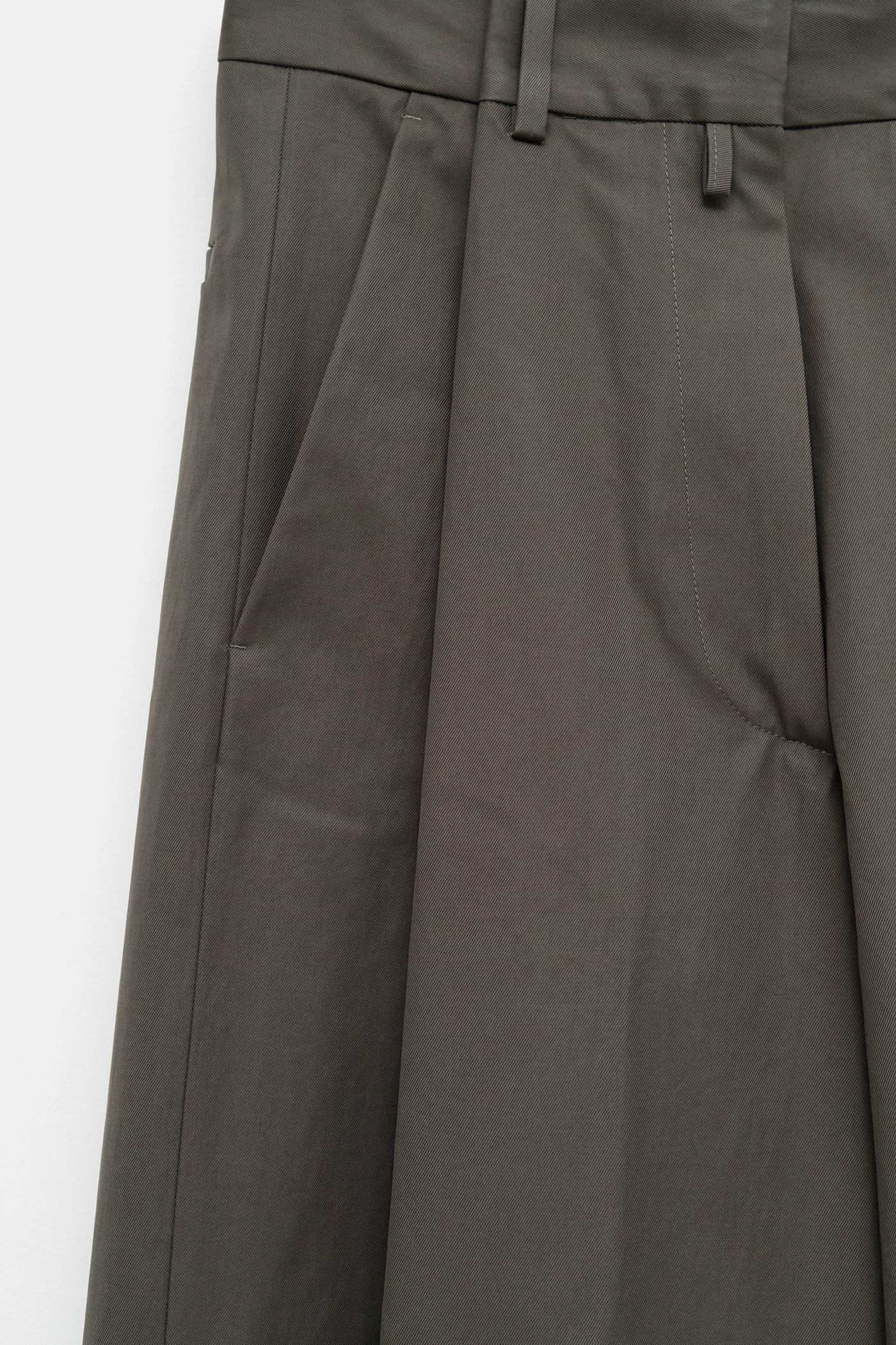 Pantalón ancho