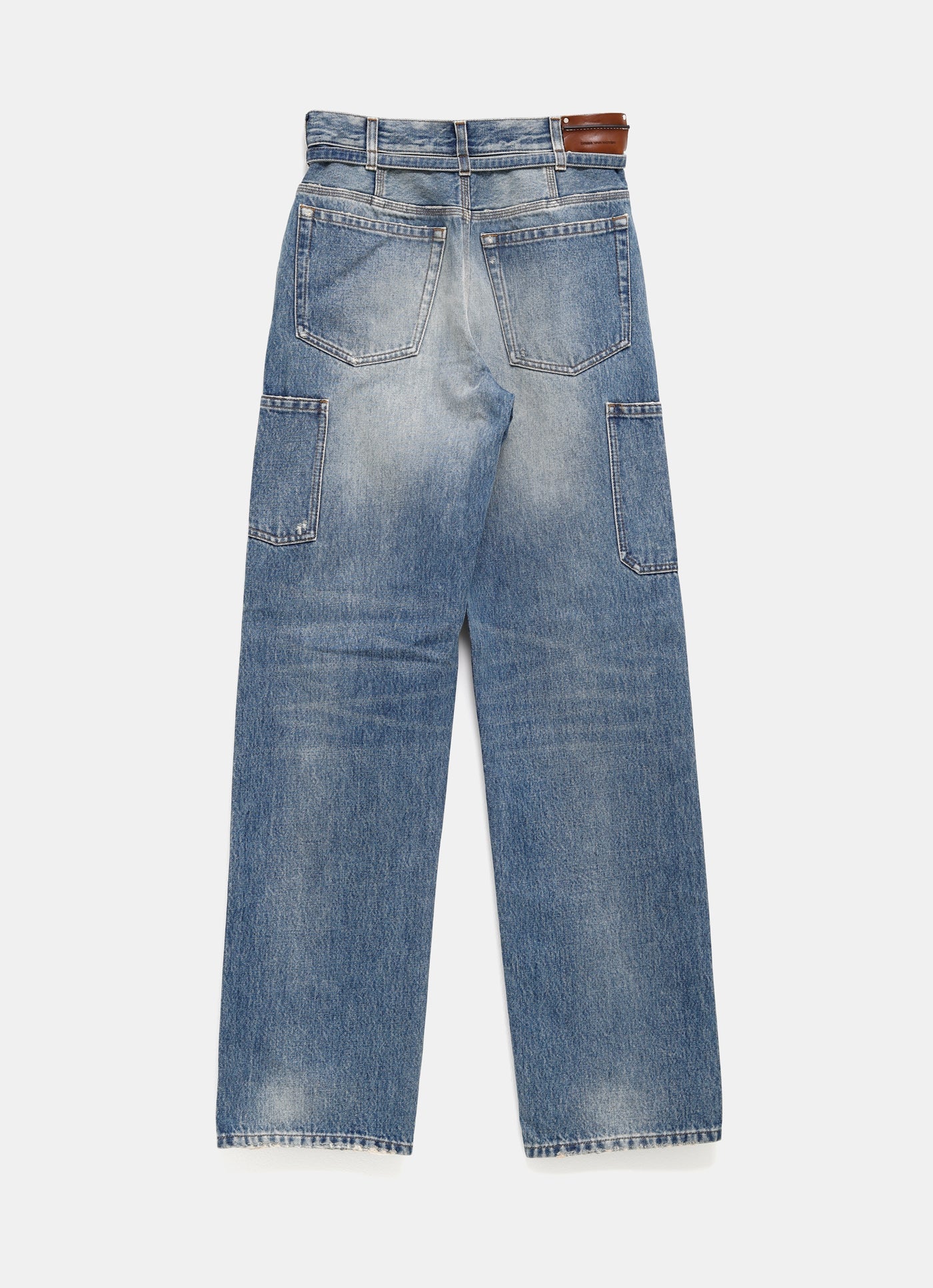 Pantalón ancho con cinturón