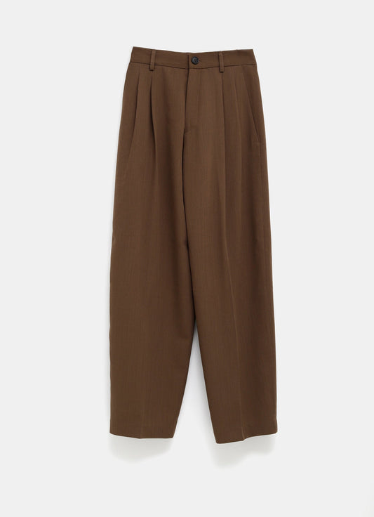 Pantalón ancho con pliegues dobles
