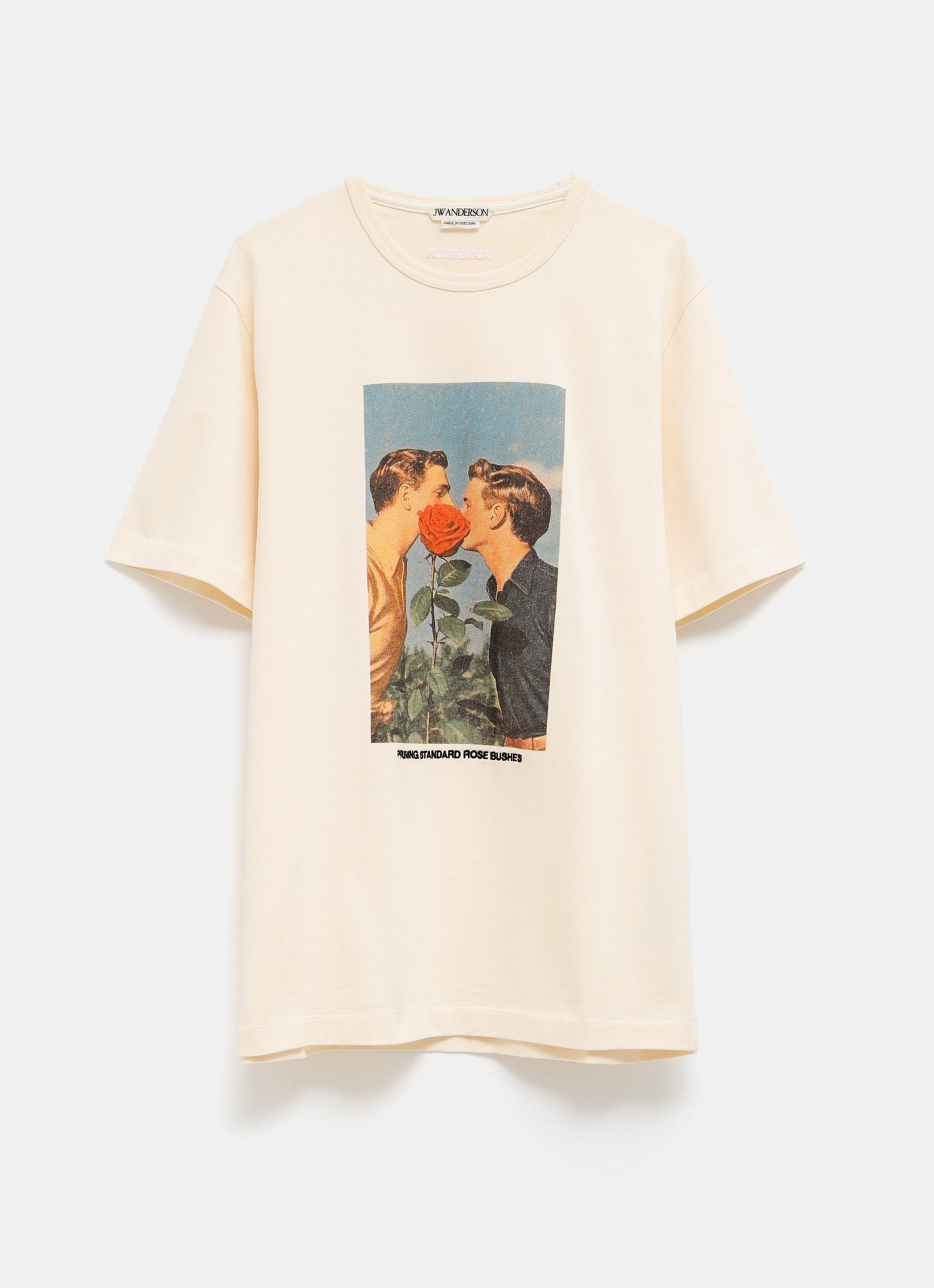 Camiseta Kissing by the Rose Bush