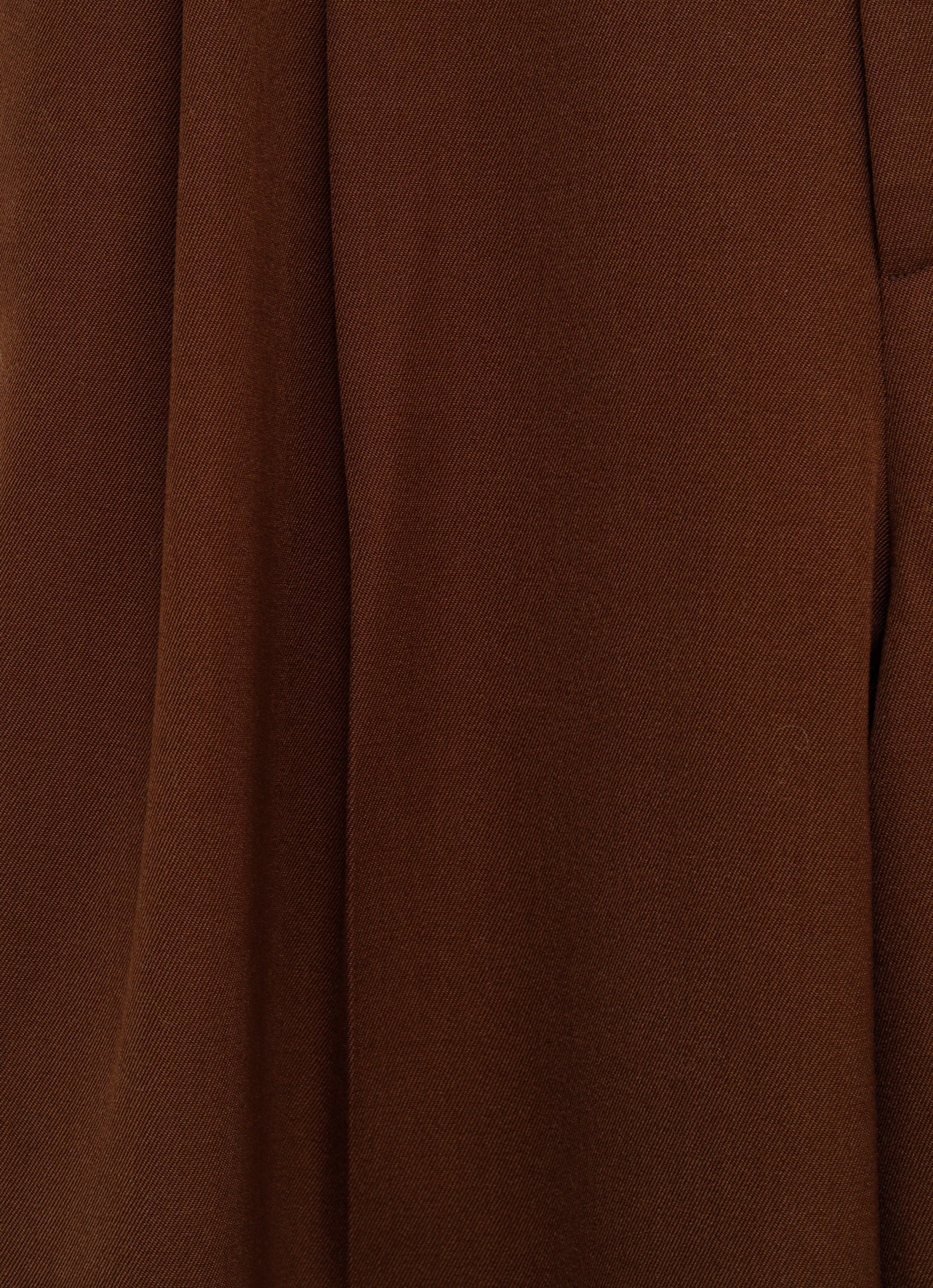 Pantalón cropped con pliegues dobles