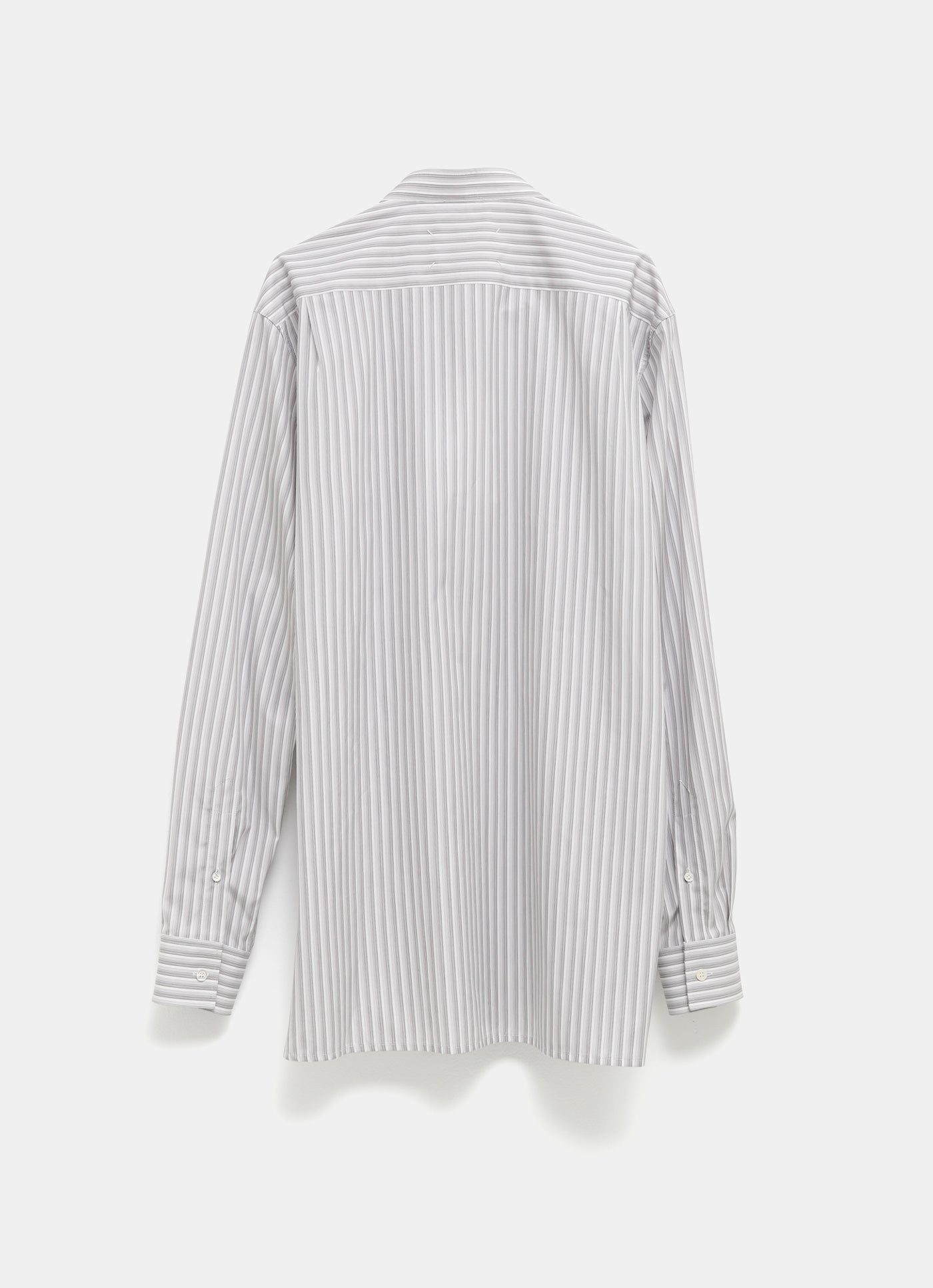 Camisa con cuello de frac para mujer