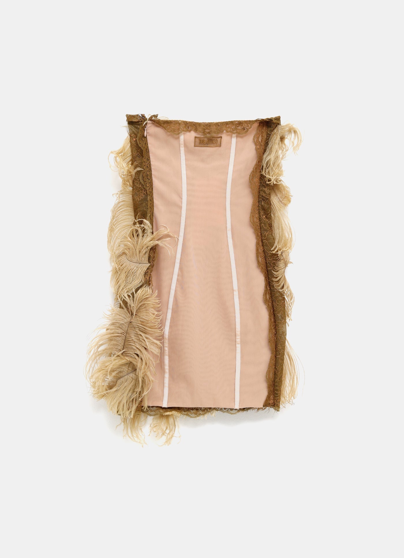 Vestido mini con plumas