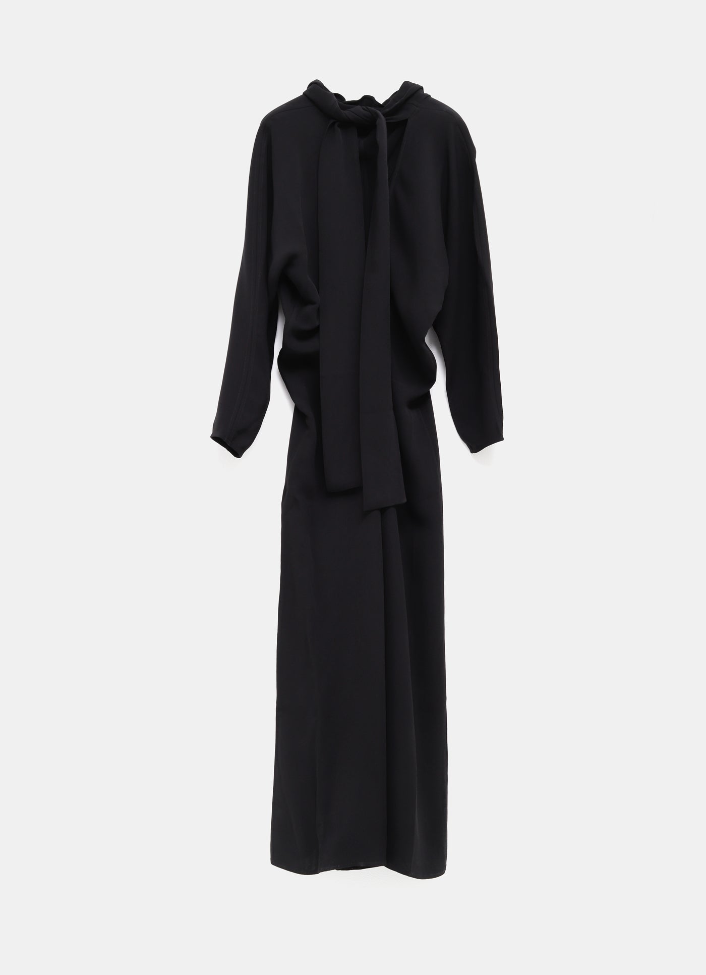 Vestido con lazada en el cuello