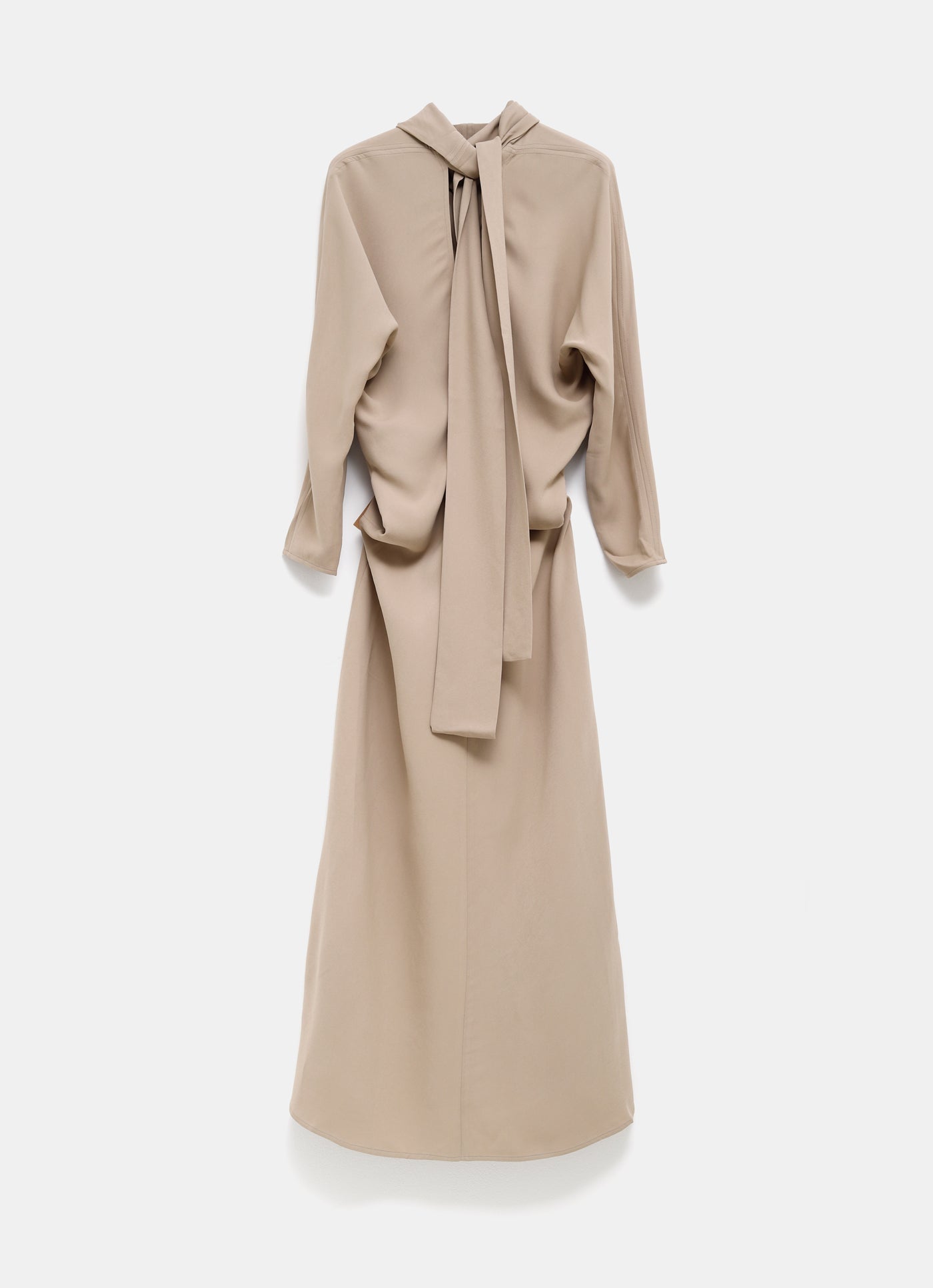 Vestido con lazada en el cuello