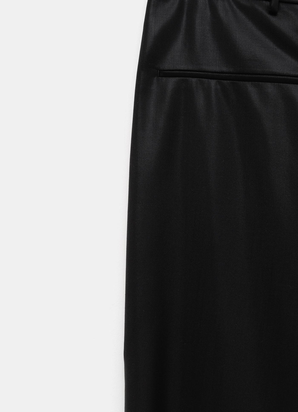 Pantalón para hombre con acabado brillante