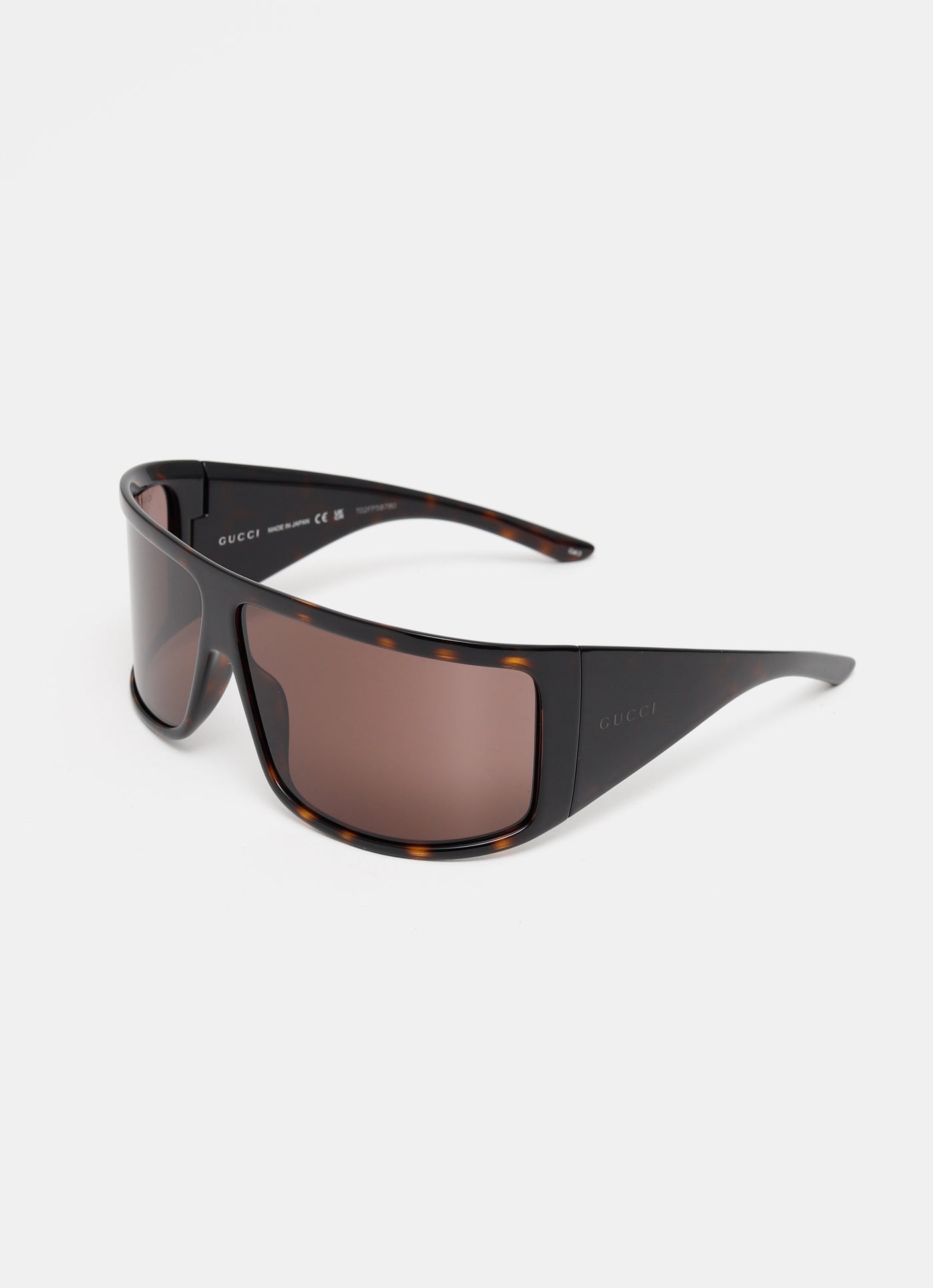 Gafas de sol con montura tipo máscara