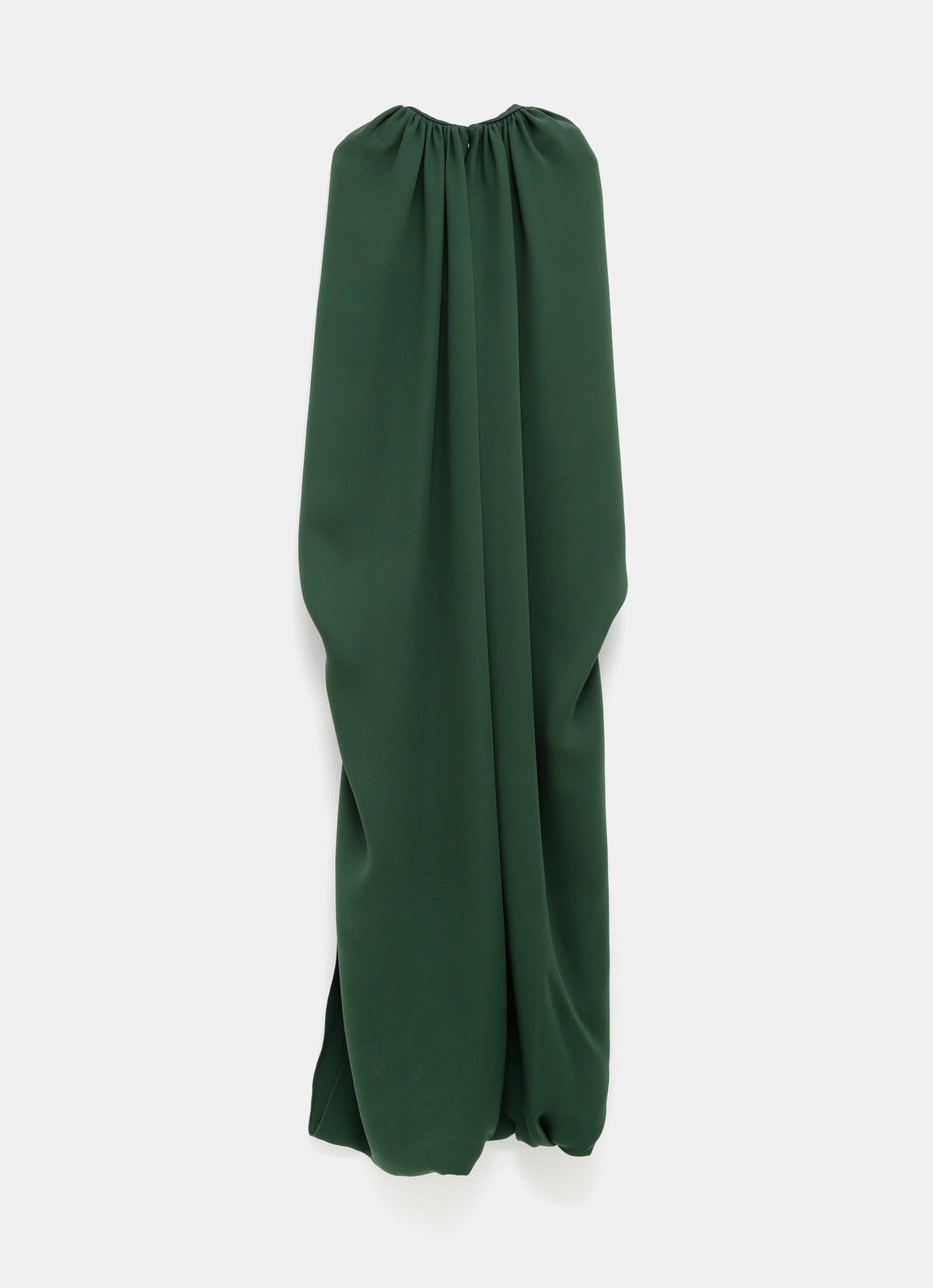 Vestido drapeado con capa