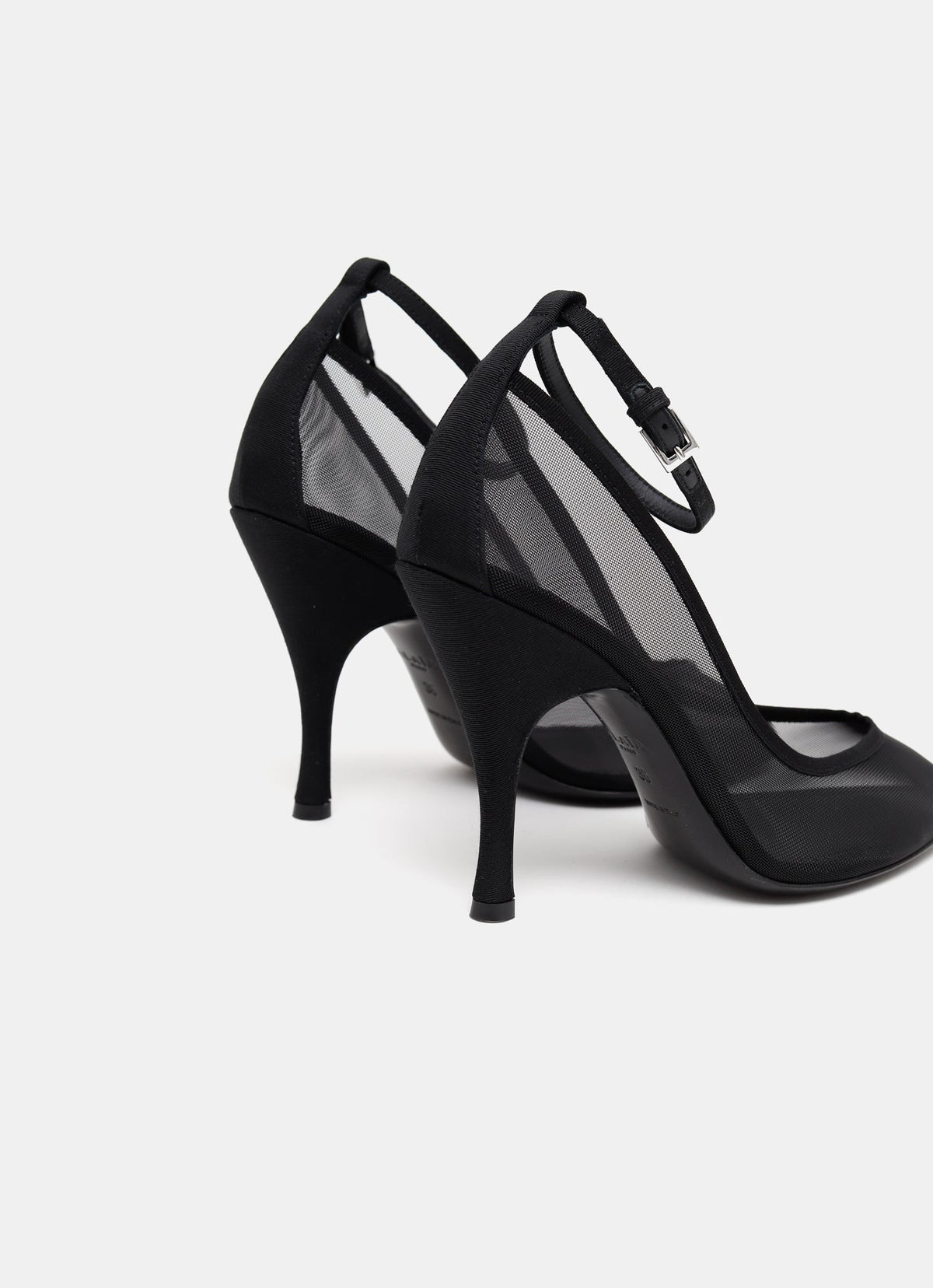 Zapato de salón de rejilla