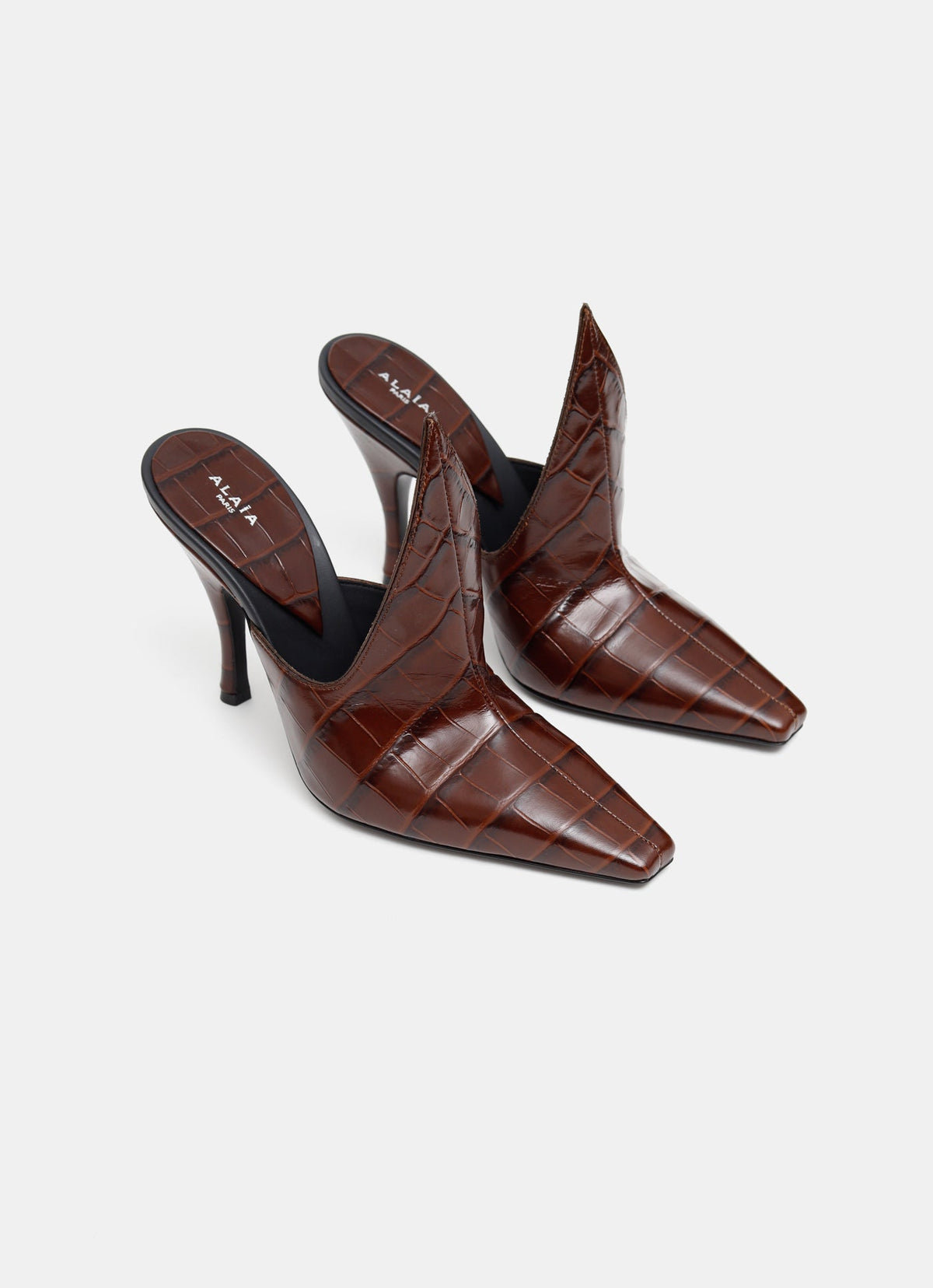 Mules Court con textura de cocodrilo